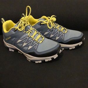 Columbia hiking sneakers